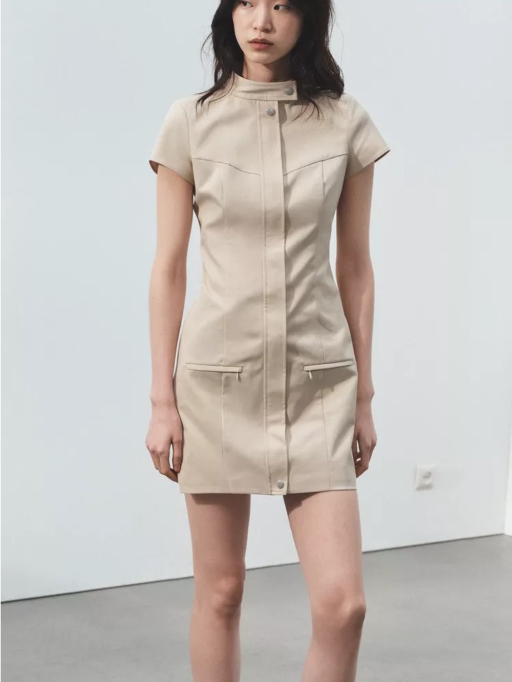 ZARA ELASTIC SHORT DRESS - M
